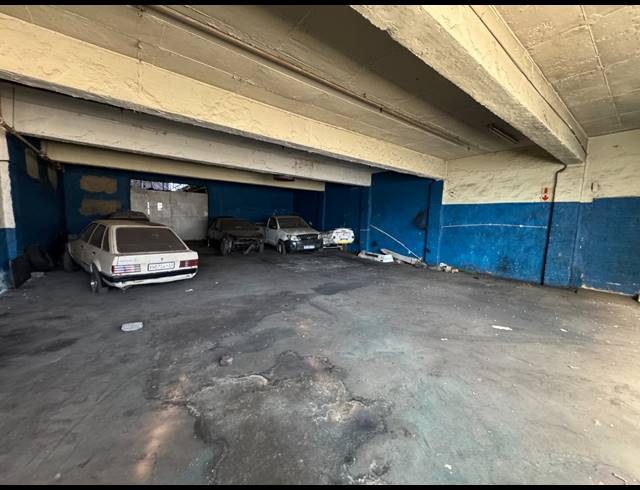 1,799M² WAREHOUSE TO LET IN NEWLANDS